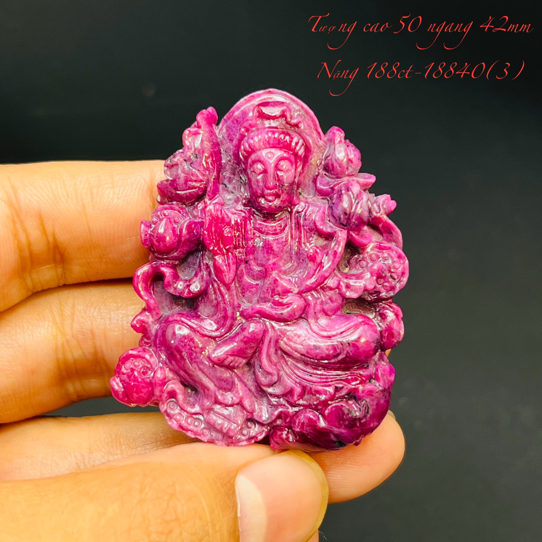 Tượng Phật Phổ Hiền Bồ Tát Tạc Đá Ruby Thiên Nhiên. Tượng cao 50mm ngang 42mm nặng 188carat #18840