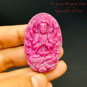 Tượng Phật Thiên Thủ Thiên Nhãn Tạc Đá Ruby Thiên Nhiên. Tượng cao 48mm ngang 32mm nặng 127carat #12740