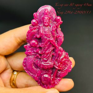 Tượng Phật Bà Quán Âm Tạc Đá Ruby Thiên Nhiên. Tượng cao 80mm ngang 49mm nặng 291carat #29180