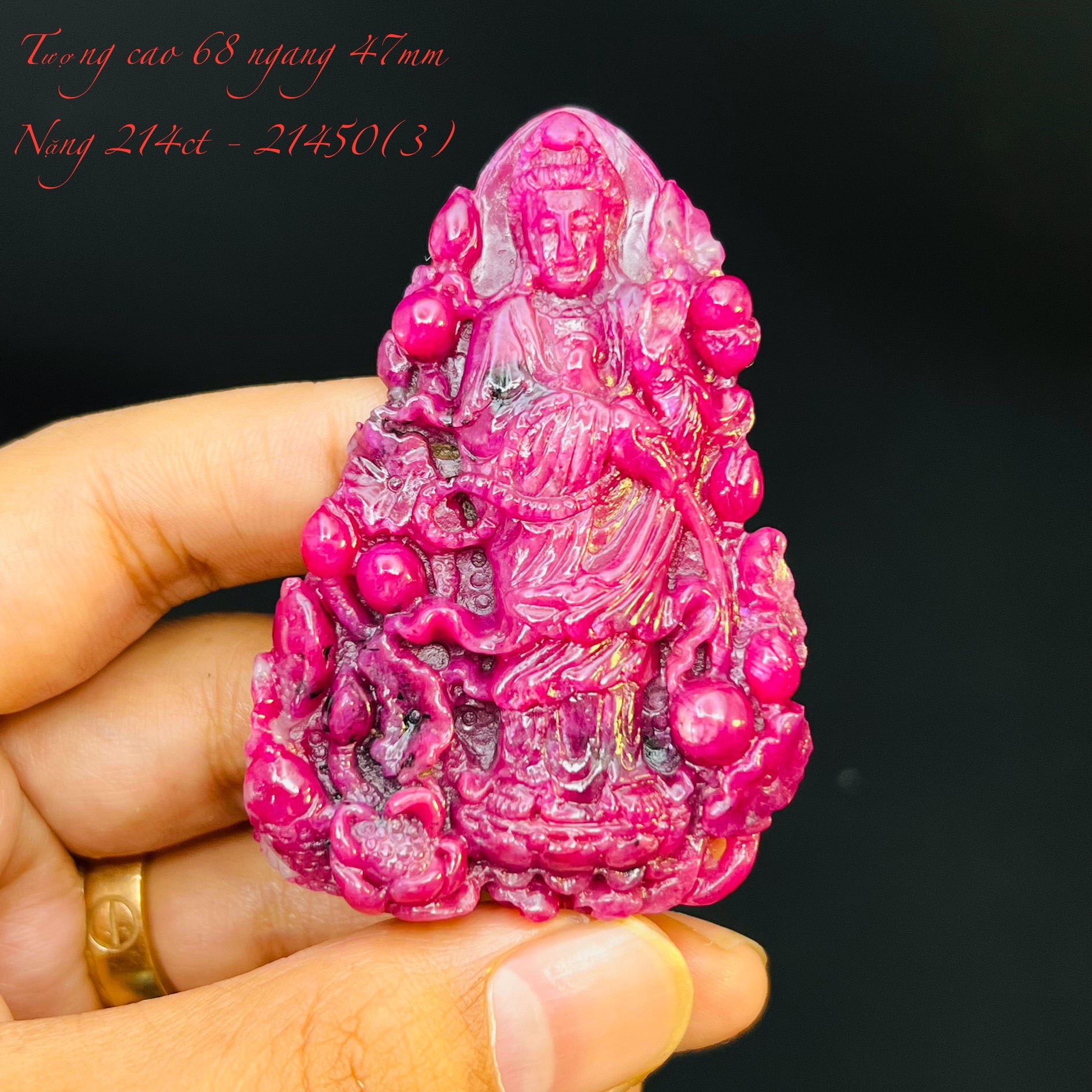 Tượng Phật Quán Âm Tạc Đá Ruby Thiên Nhiên. Tượng cao 68mm ngang 47mm nặng 214carat #21450