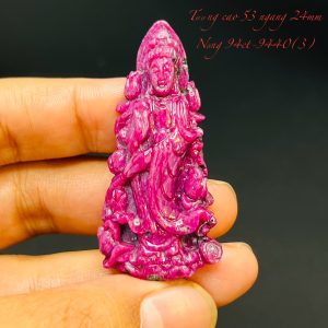 Tượng Phật Quán Âm Tạc Đá Ruby Thiên Nhiên. Tượng cao 53mm ngang 24mm nặng 94carat #9440