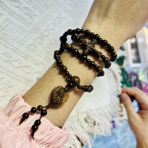 Vòng Tay Mân Côi 50 Hạt Trầm Hương Rừng Indo Cao Cấp Quấn Tay 4 Vòng, có Thánh Giá và Trái Tim Đức Mẹ
