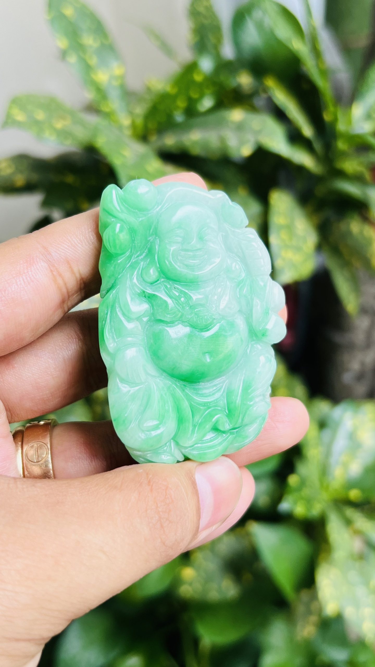 Tượng Di Lạc Nghệ Nhân Việt Nam Tạc trên nền Đá Cẩm Thạch Xanh Lý Cao Cấp Diện Phật Đẹp. Tượng cao 61mm ngang 43mm. - Ảnh 3