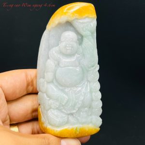 Tượng Di Lạc được Nghệ nhân Việt Nam Tạc trên đá cẩm thạch cao cấp, tách lớp tỉ mỉ chất đá cao thông đèn. Thích hợp trưng bày. Tượng cao 10cm ngang 4.6cm.