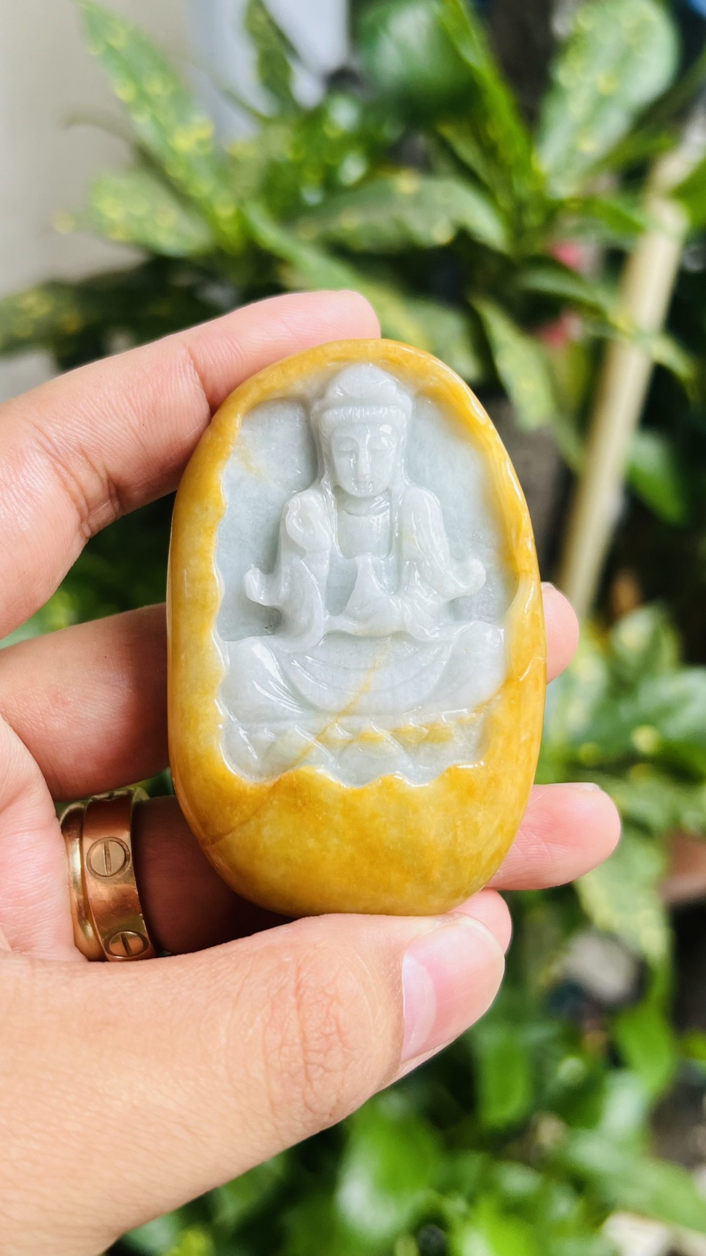 Tượng Mẹ Quán Âm được Nghệ nhân Việt Nam Tạc trên đá cẩm thạch cao cấp, tách lớp tỉ mỉ chất đá cao thông đèn. Thích hợp trưng bày. Tượng cao 68mm ngang 46mm. - Ảnh 5