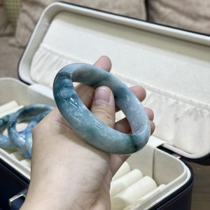 Vòng Ngọc Phỉ Thúy Cẩm Thạch TypeA Màu Xanh Dương Blue Độc Lạ Cá Tính