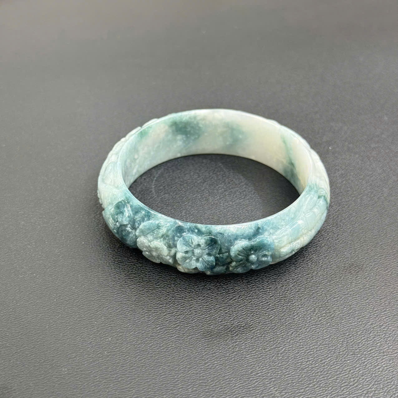 Vòng Ngọc Phỉ Thuý type A Blue Chạm Khắc - Ni 54